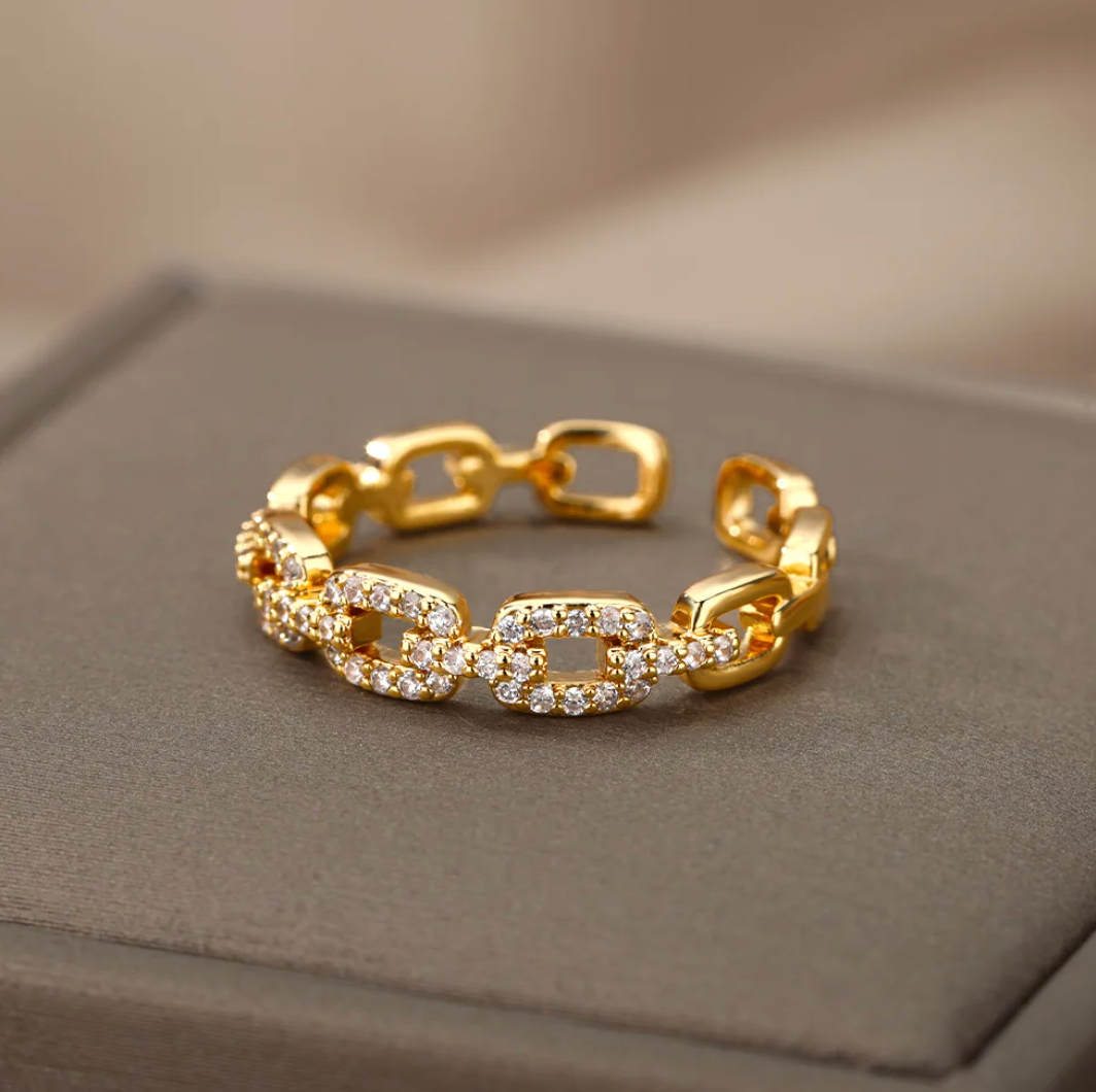 18 Karat Gold Plated ring love chain with rhinestones