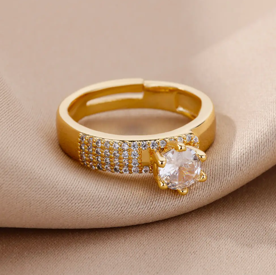 18 Karat Gold Plated ring with Queen Stone