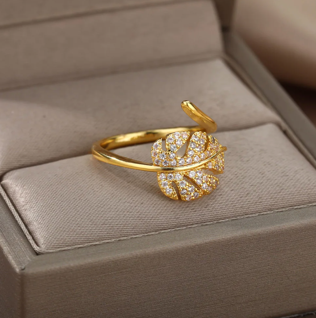 18 Karat Gold Plated ring Wild Leaf