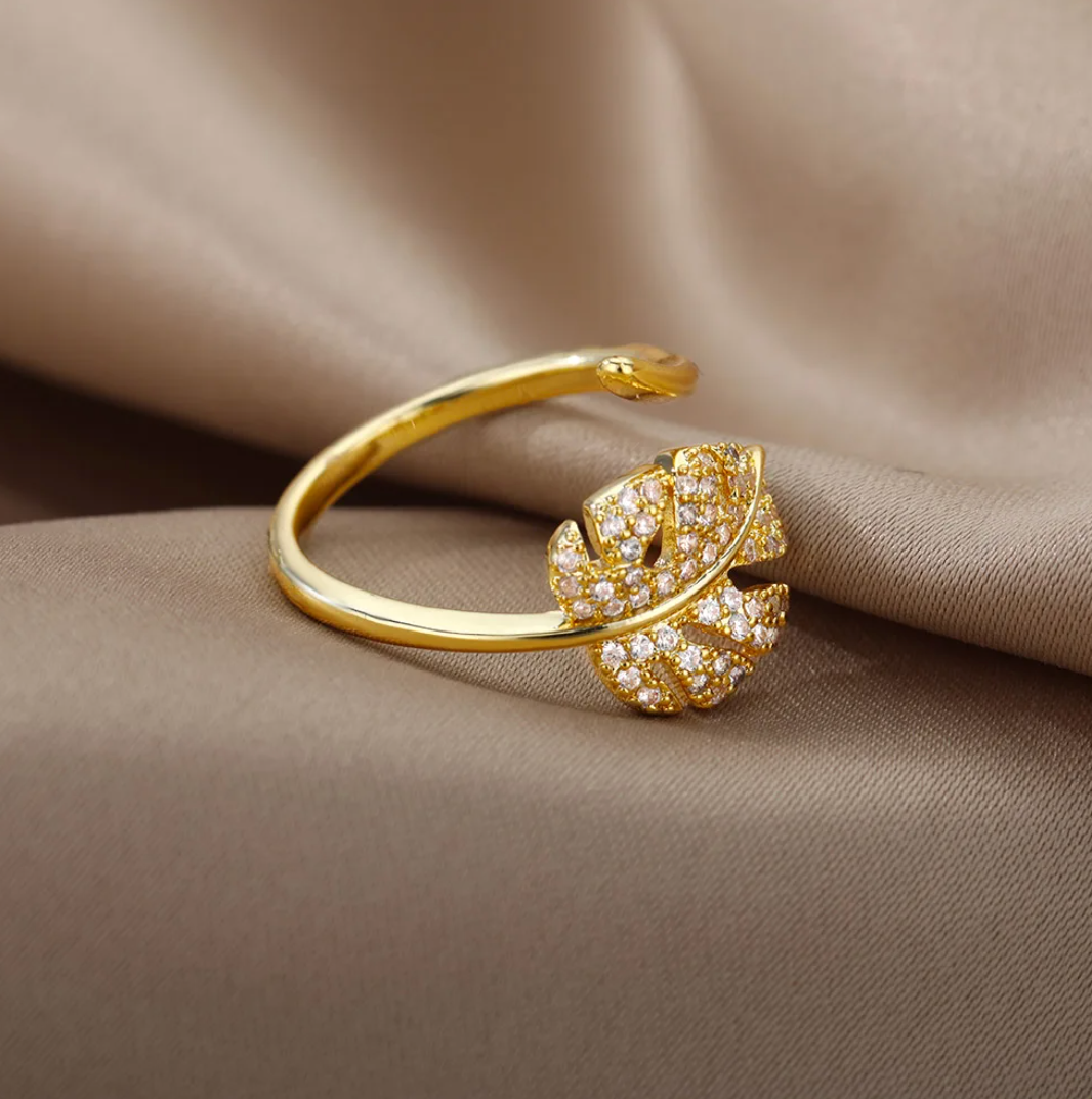 18 Karat Gold Plated ring Wild Leaf