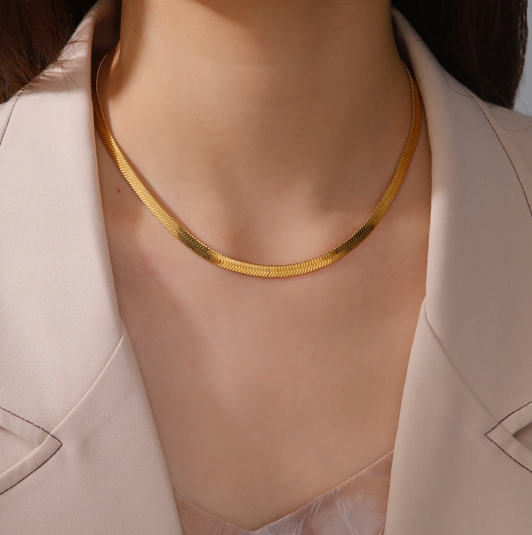 18 Karat Gold Plated plain choker necklace with measures